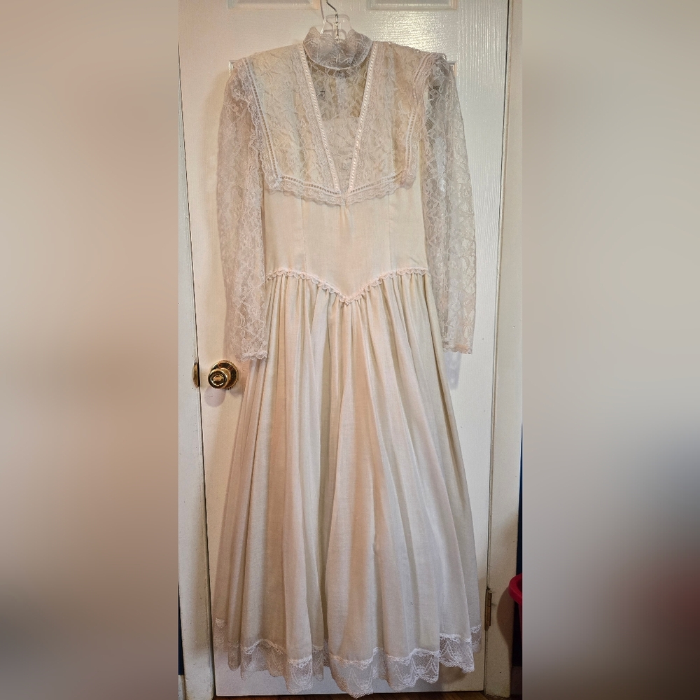 Jessica McClintock Ivory Lace Long Sleeve Dress